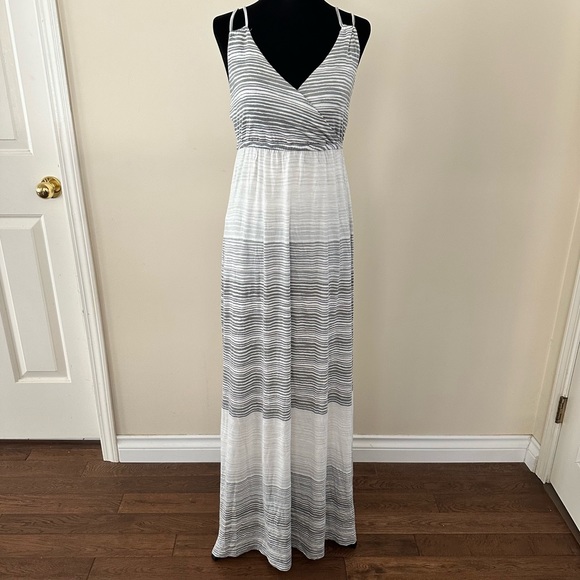 Quiksilver Women’s Maxi Dress in Medium - Picture 1 of 11